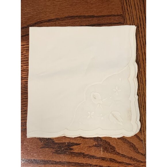 Madeira Embroidered Napkins Set Of 6 With Scalloped Edges 14898 - Picture 2 of 5